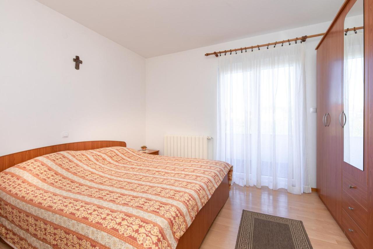 2-Bedroom Krk Apartment - Near Krk Beaches & Town! Đảo Krk Ngoại thất bức ảnh