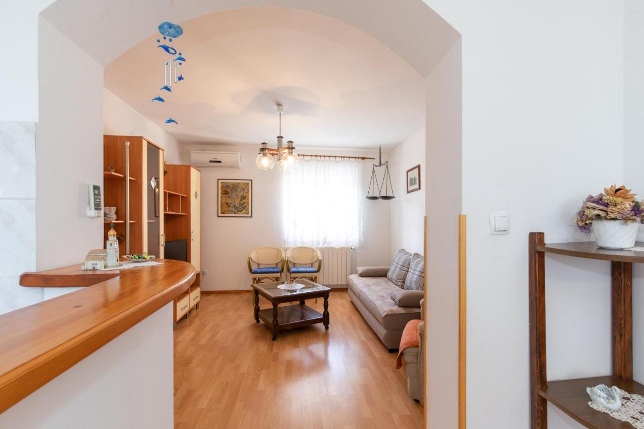 2-Bedroom Krk Apartment - Near Krk Beaches & Town! Đảo Krk Ngoại thất bức ảnh